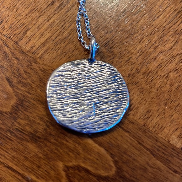 BEAUTIFUL STERLING SILVER OLIVE TREE OF LIFE NECKLACE - Picture 3 of 4